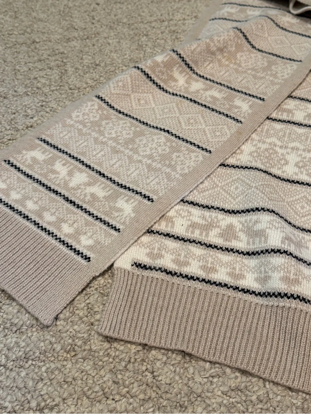 Talbots tan white black reindeer scarf Holiday Christmas Winter